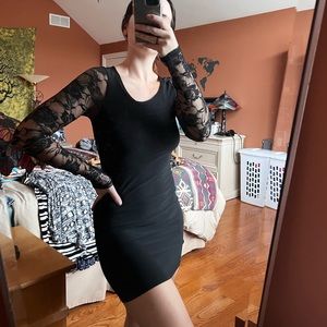 LACE LONG-SLEEVE BODYCON DRESS